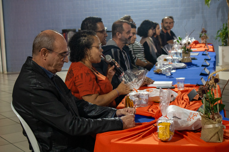 Alunos e Ex-alunos do Assunção, reunidos no 1º Encontro de Alunos Autores.