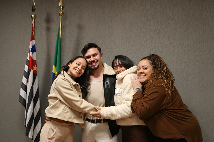 Finalistas, Júlia de Oliveira, Letícia Samara, Murillo de Souza e Naiande Pinheiro, responsáveis pelo projeto Viva+ Viagens.