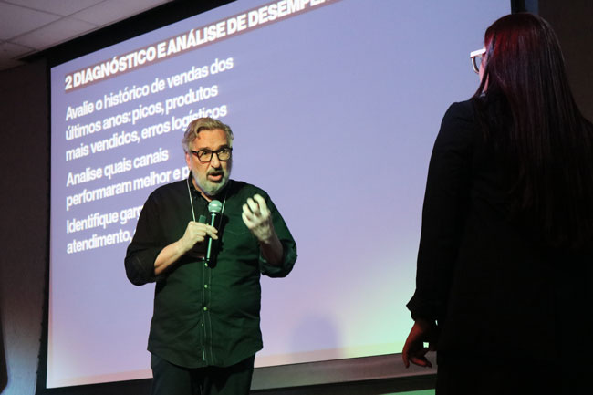 Edmour Saiani durante sua fala.