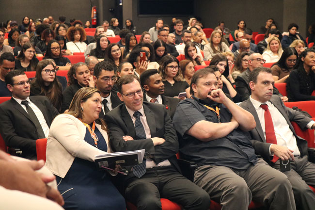Auditório do Centro Universitário Assunção lotado para acompanhar o XI Tribunal do Júri Simulado.