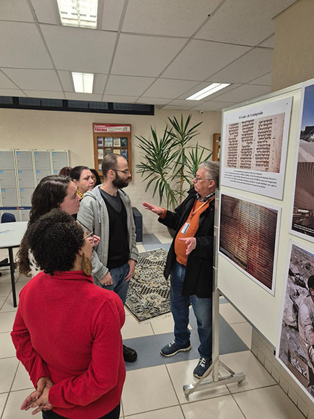 Nas pegadas da Bíblia - Prof. Dr. Domingos Zamagna e Alunos