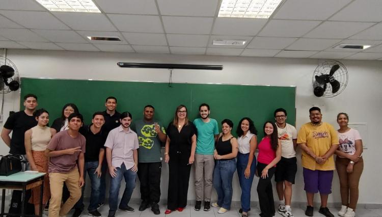 Alunos do assunção reunidos para monitoria
