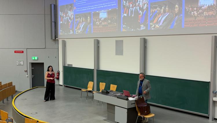 Reitora do Centro Universitário Assunção ministra palestra na TU Dortmund University